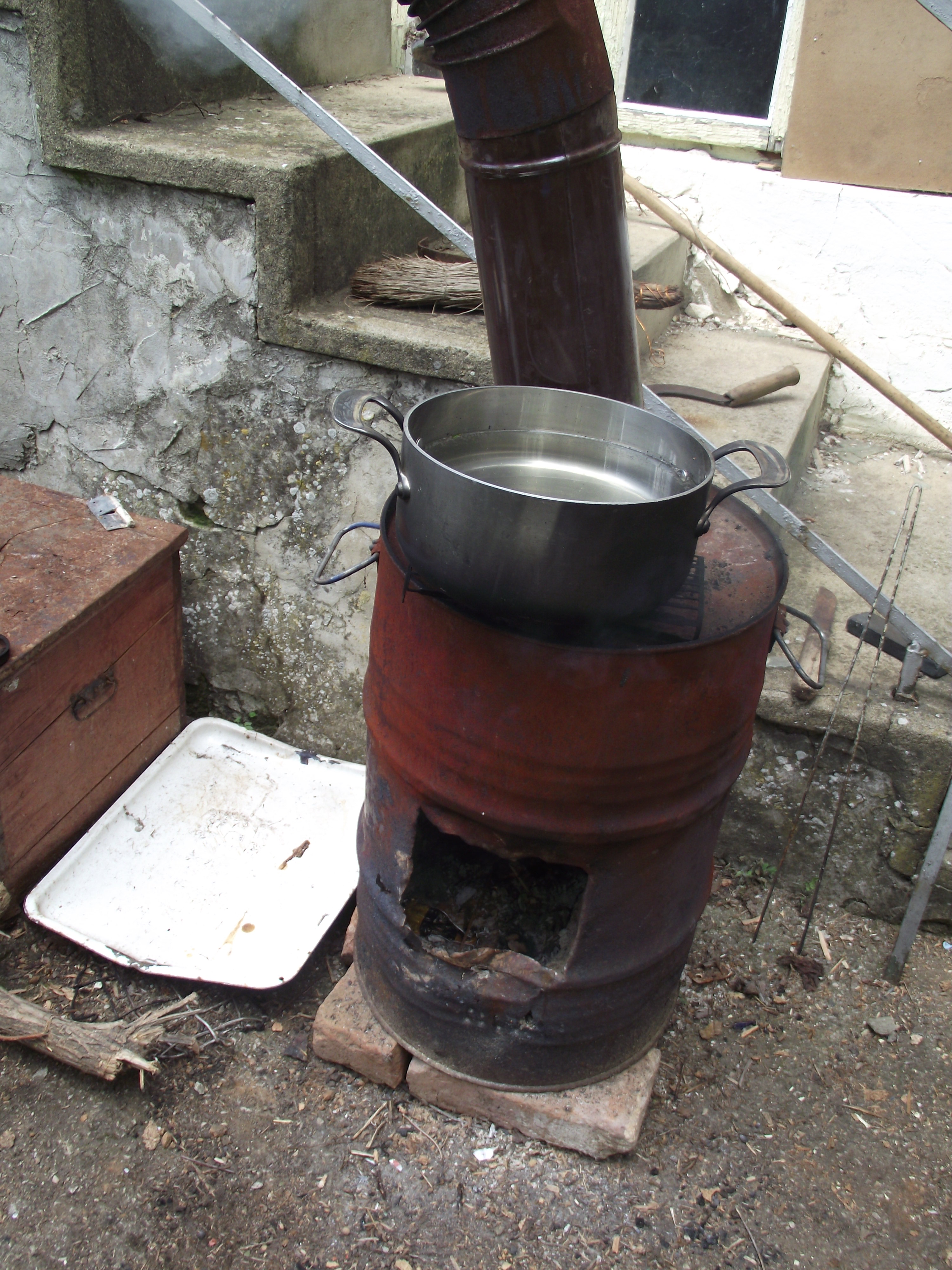 Our trusy 'cooker' has seen better days!